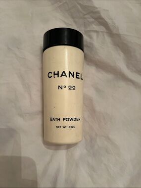 CHANEL No. 22 Bath Powder - Cream and Black